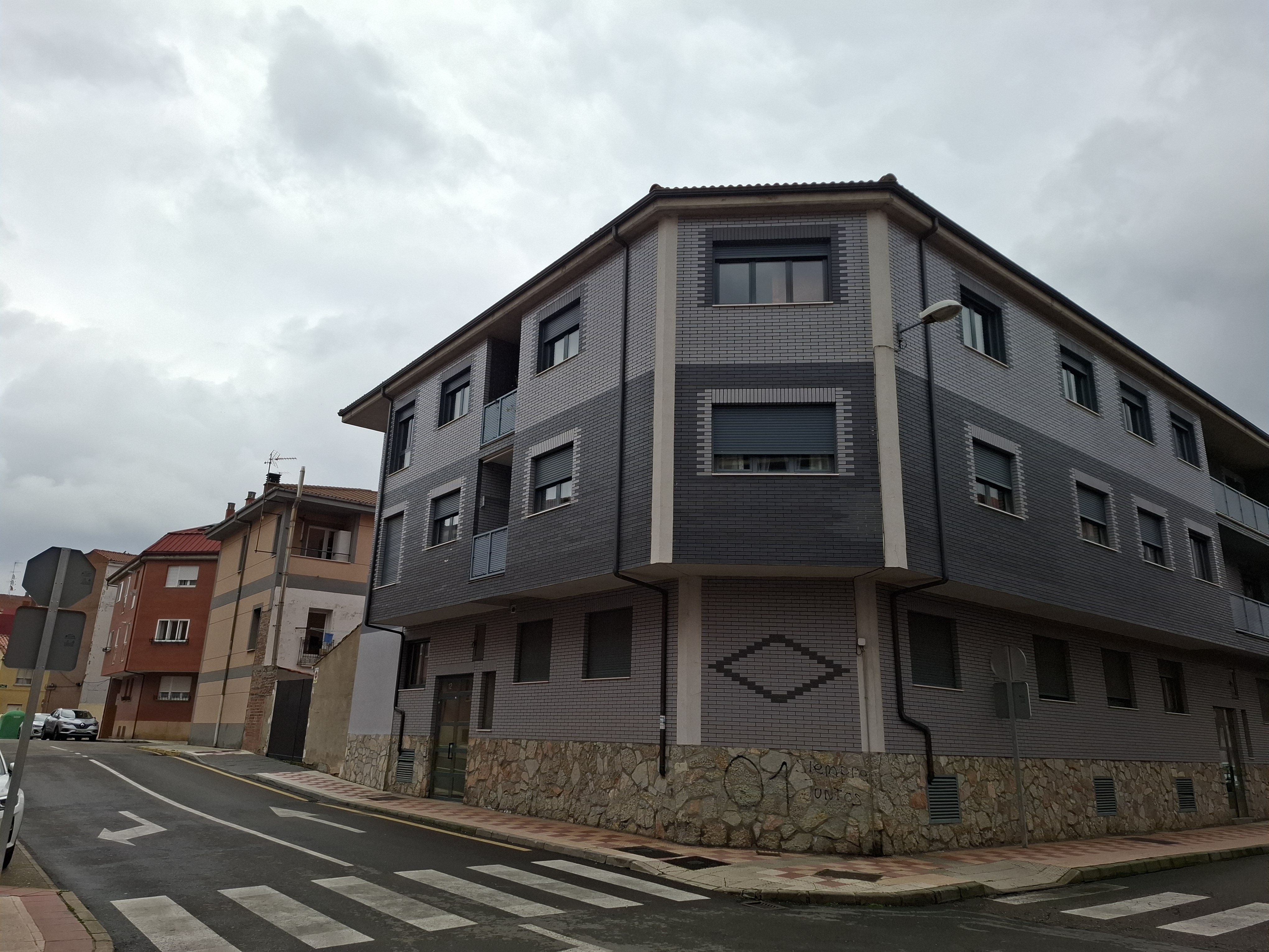 Apartamento a la venta en Villaobispo de las Regueras. - Image 8